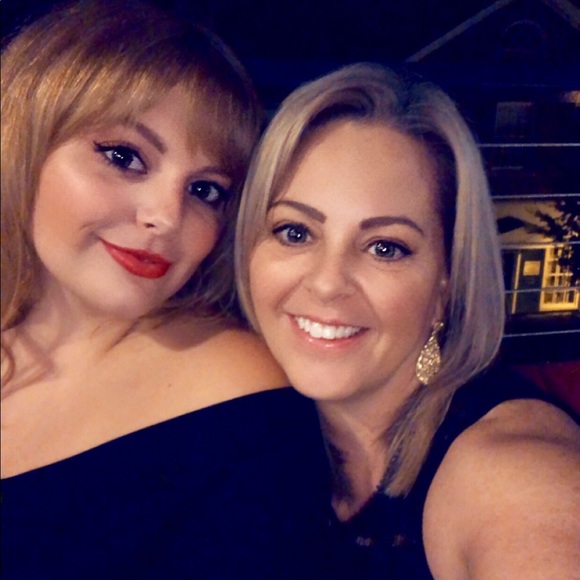 Meet your Posher, Melissa - Picture 3 of 4